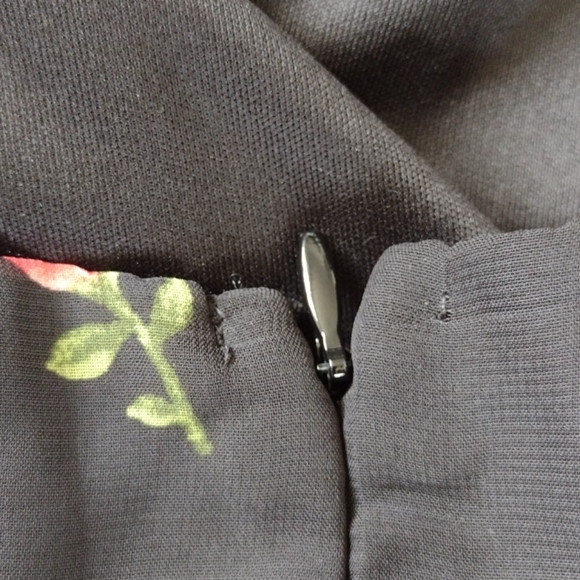 Lulu's black midi pleated floral dress - Picture 6 of 8